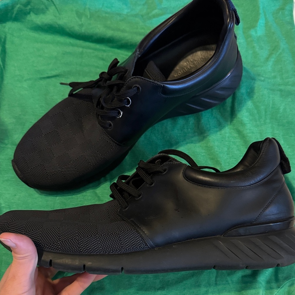 Louis Vuitton men's sneakers in a gray Damier pattern